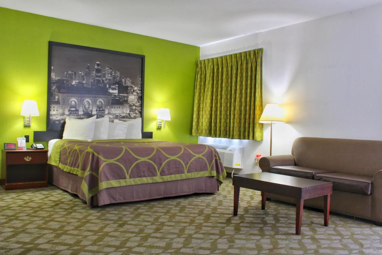 Super 8 By Wyndham De Soto Hotel Kültér fotó