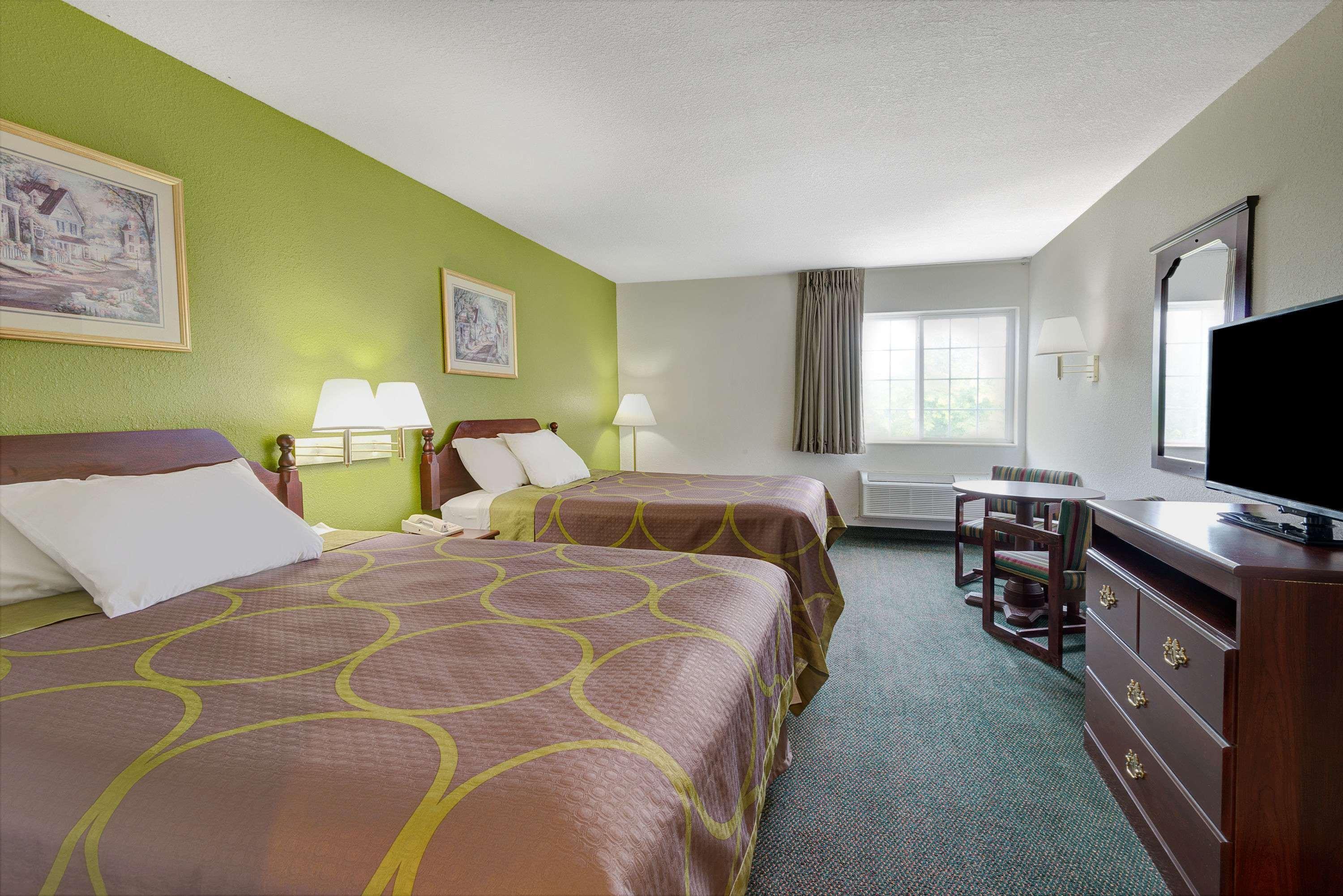 Super 8 By Wyndham De Soto Hotel Kültér fotó