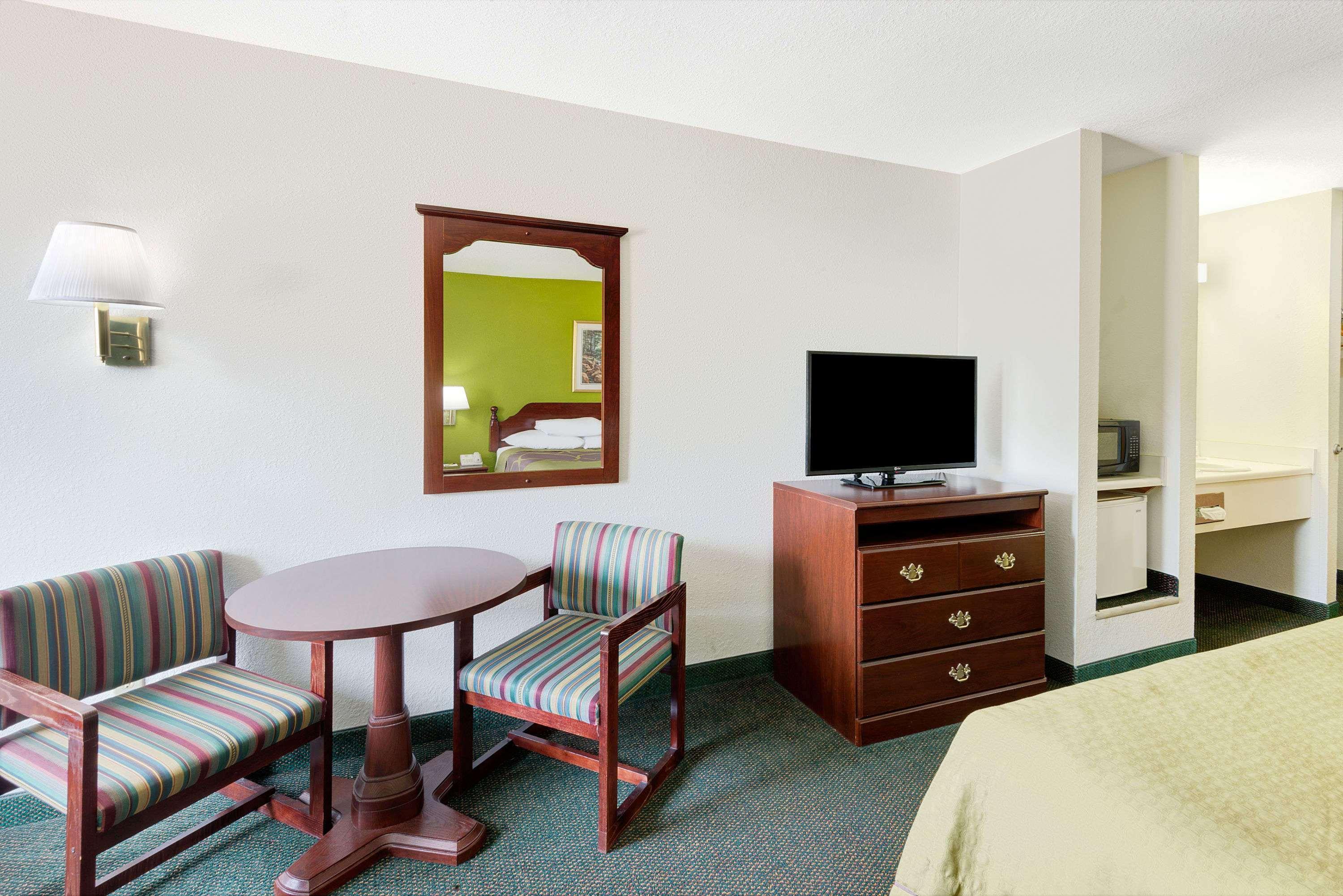 Super 8 By Wyndham De Soto Hotel Kültér fotó