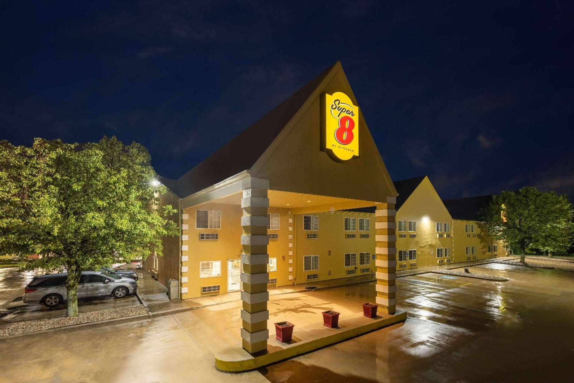 Super 8 By Wyndham De Soto Hotel Kültér fotó