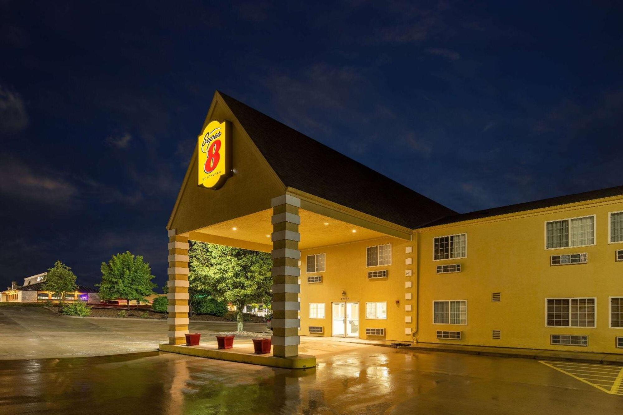 Super 8 By Wyndham De Soto Hotel Kültér fotó