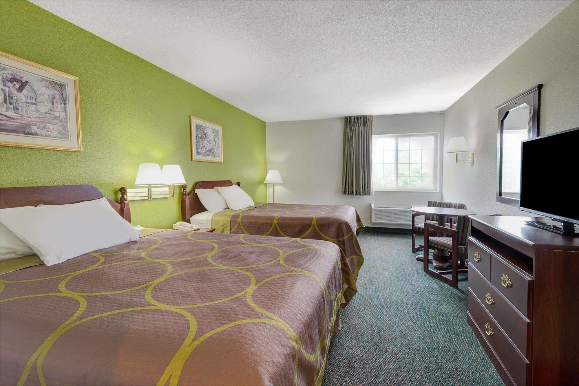 Super 8 By Wyndham De Soto Hotel Kültér fotó